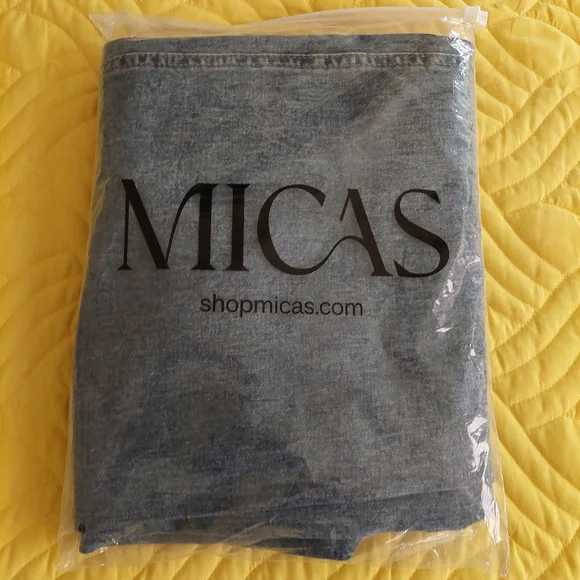 Micas NWT Light Wash Barrel Jeans Size XS - Picture 8 of 8